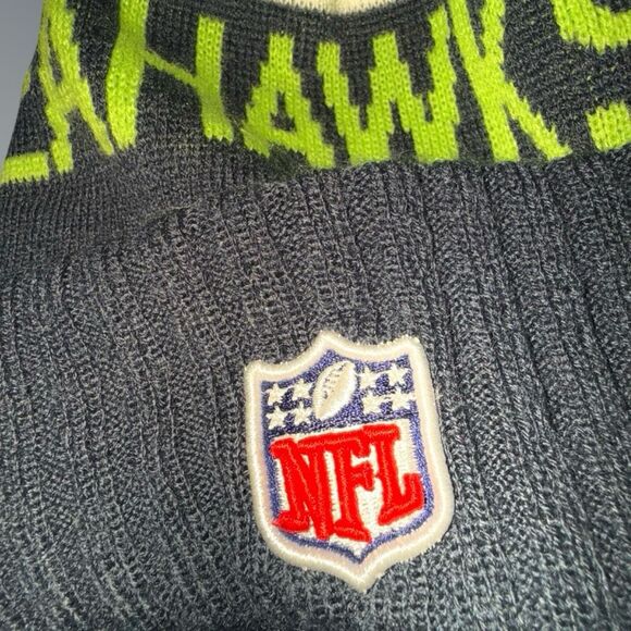 Youth New Era NFL SEATTLE SEAHAWKS Football Knit Pom Beanie One Size - Picture 5 of 7